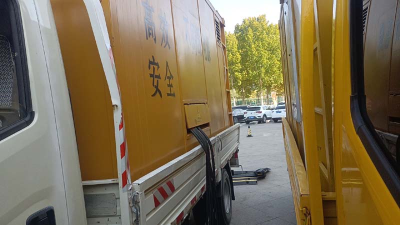 顺平如何判断柴油发电机组和UPS电源的切换时间是否符合要求？