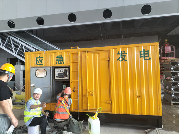 顺平怎样判断空气滤清器是否需要更换？